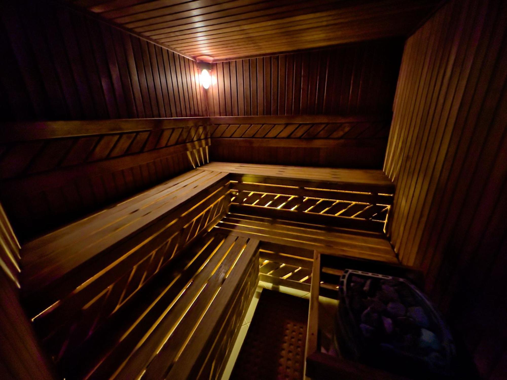 Hotel Atlantis Wellness & Conference Hajdúszoboszló Dış mekan fotoğraf