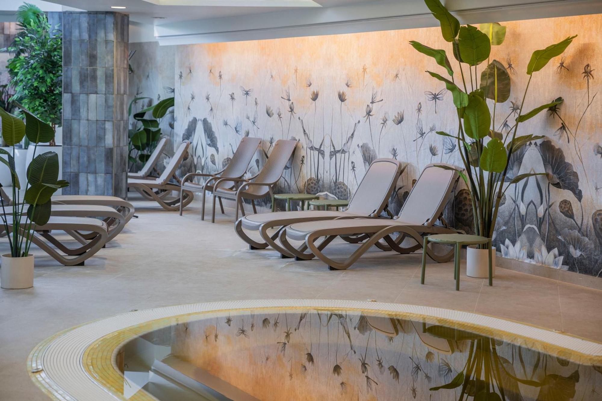Hotel Atlantis Wellness & Conference Hajdúszoboszló Dış mekan fotoğraf